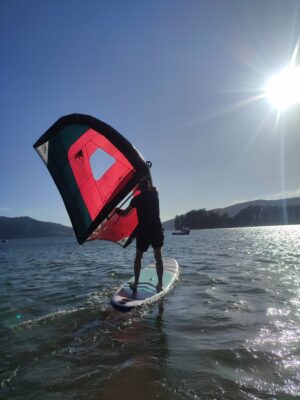 Clase de wingfoil en la Ría de Vigo